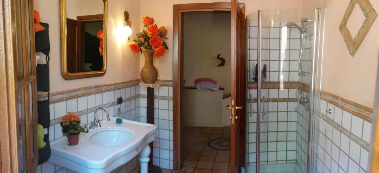 Room In Villa - Room In The Hills With Garden And Sea View San Salvatore  Exterior photo